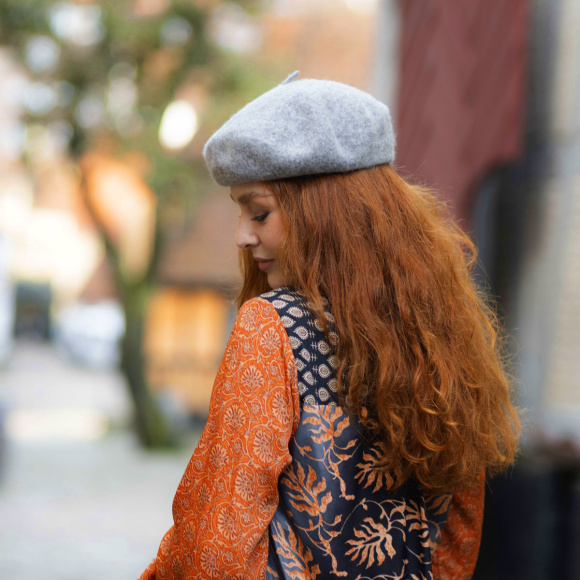 Black Colour - Black Colour Alba Baret 