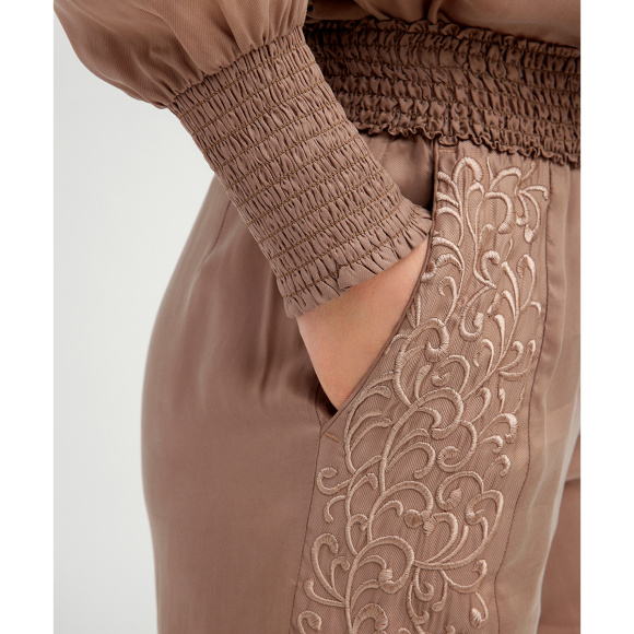 Gustav - Gustav Cher Buks