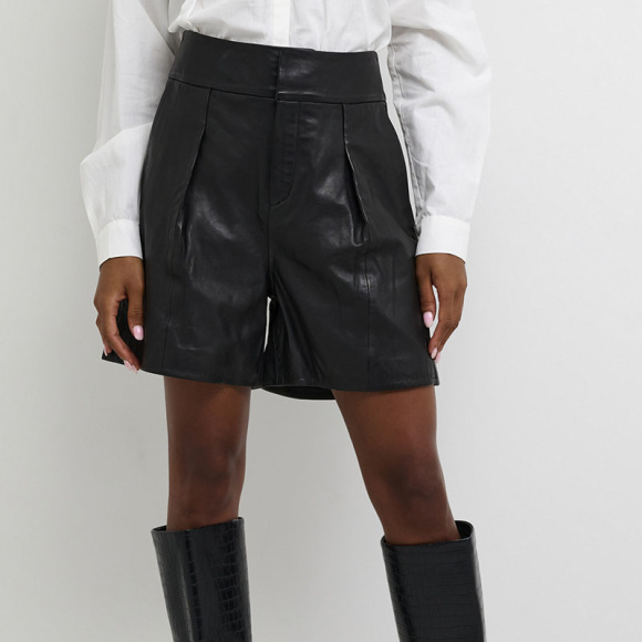 M.E.W - My Essential Wardrobe The Leather Shorts 