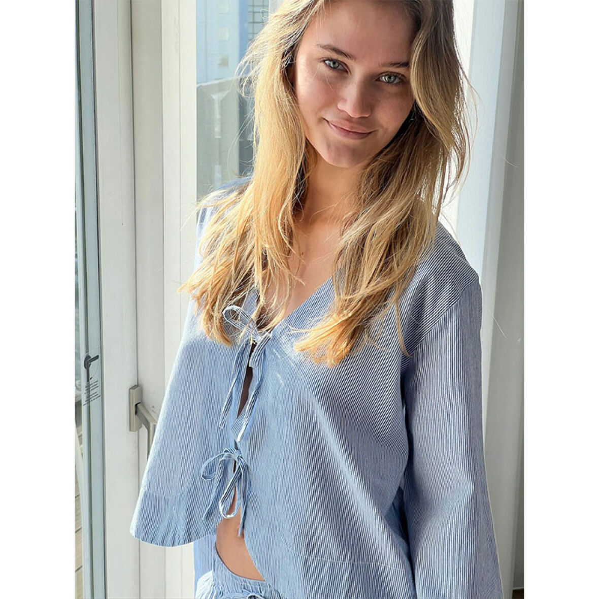 NEO NOIR Siona Emb Stripe Top Blue