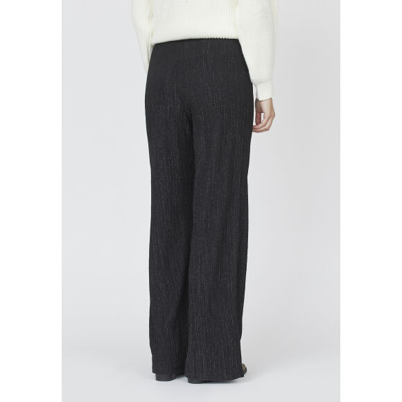 Sisters Point - Sisters Point glut-pa17 Buks