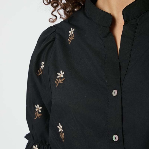 Neo Noir - Neo Noir Savy Flower Emb Bluse