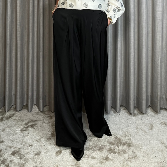 Karmamia - Karmamia Blake Buks