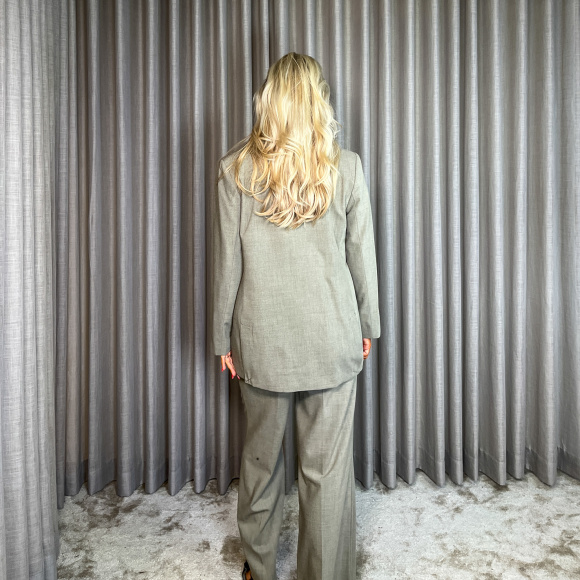 Haute L´amitié - Haute L'amitie Nicole Low Triangle Blazer 