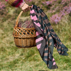 Black Colour Nalira Silk Tørklæde