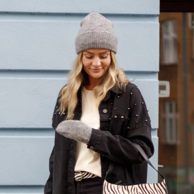 Black Colour Ginger Rib Hue