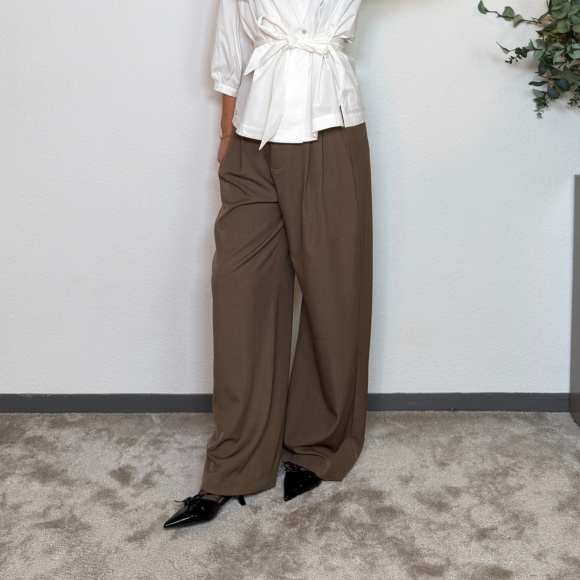 Haute L´amitié - Haute L'amitie Michelle Tailor Tie Buks