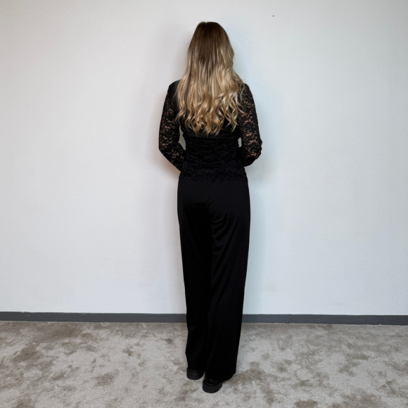 InFront - InFront Isabel Buks