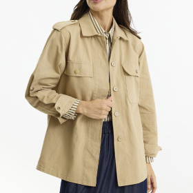 In Front Amanda Jakke 