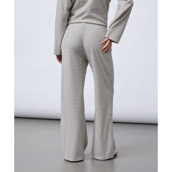 Sisters Point - Sisters Point Valte-pa Buks 