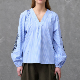 Love & Divine Love1529 Bluse 