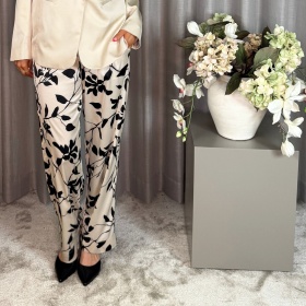 Karmamia Garcia Buks