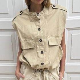 Continue Carrie Vest