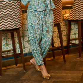 Black Colour Luna Barrel Buks